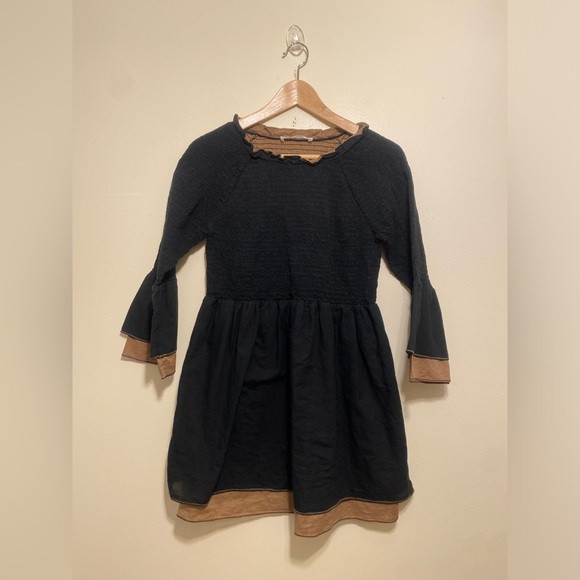 TB COLLECTION Dresses & Skirts - TB COLLECTION Black Dress with Tan Trim - Classic Long Sleeve. Size S / M